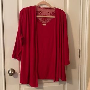 Covington red blouse w/lace insert and attached floverlay (w/flaw) size 3x.